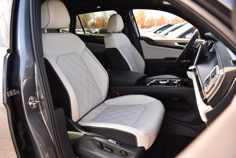 Volkswagen Atlas Cross Sport Vehicle Image 20