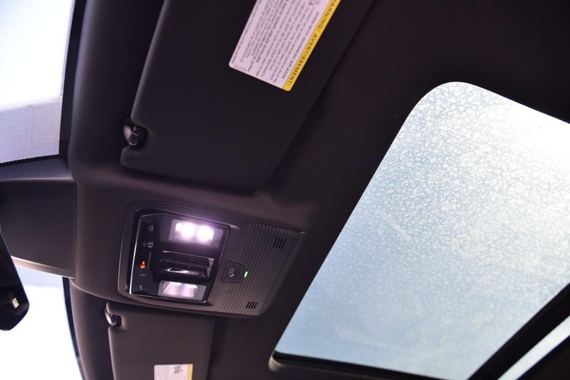 Volkswagen Atlas Cross Sport Vehicle Image 21