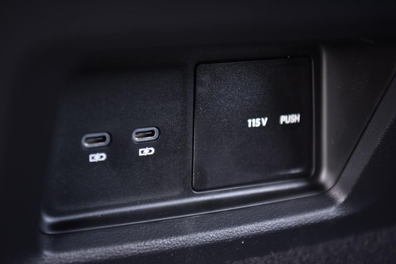 Volkswagen Atlas Cross Sport Vehicle Image 24