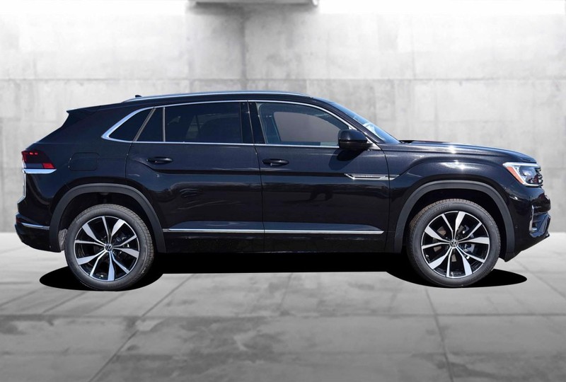 Volkswagen Atlas Cross Sport Vehicle Image 05