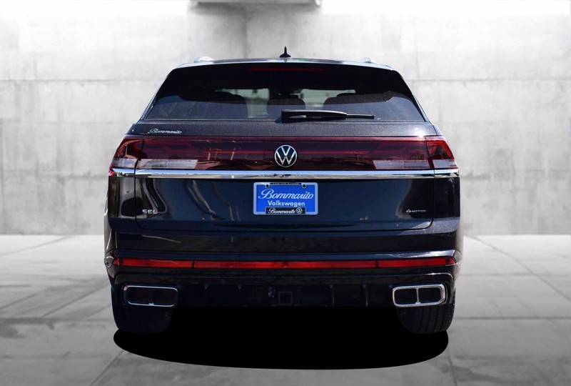 Volkswagen Atlas Cross Sport Vehicle Image 06