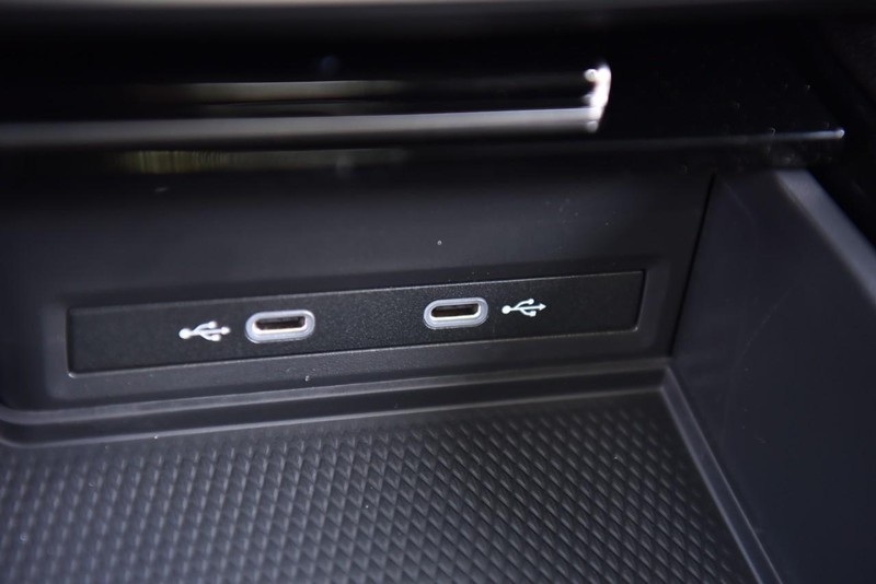 Volkswagen Atlas Cross Sport Vehicle Image 15