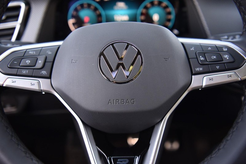 Volkswagen Atlas Cross Sport Vehicle Image 18