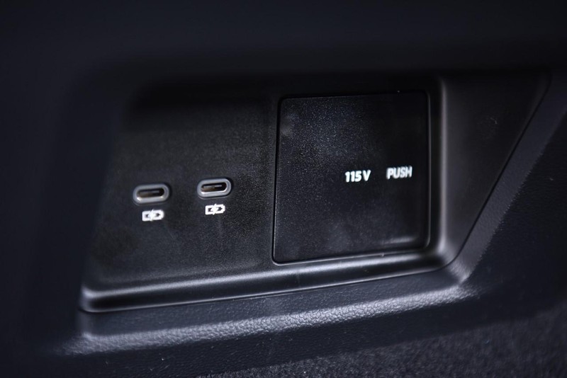 Volkswagen Atlas Cross Sport Vehicle Image 24