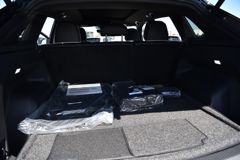 Volkswagen Atlas Cross Sport Vehicle Image 25