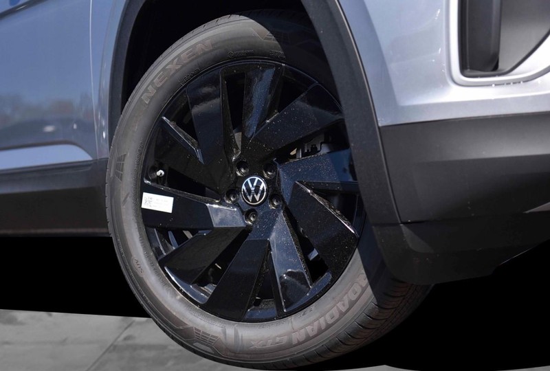 Volkswagen Atlas Vehicle Image 03