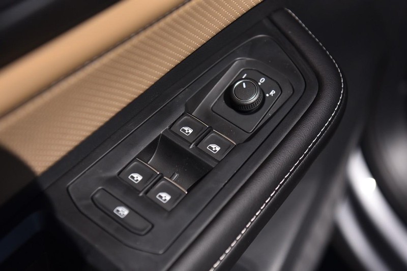 Volkswagen Atlas Cross Sport Vehicle Image 08