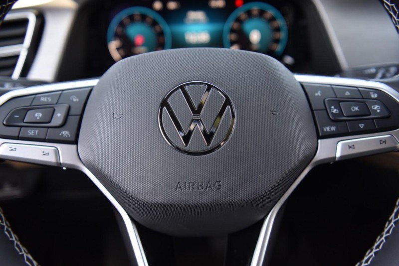 Volkswagen Atlas Cross Sport Vehicle Image 18