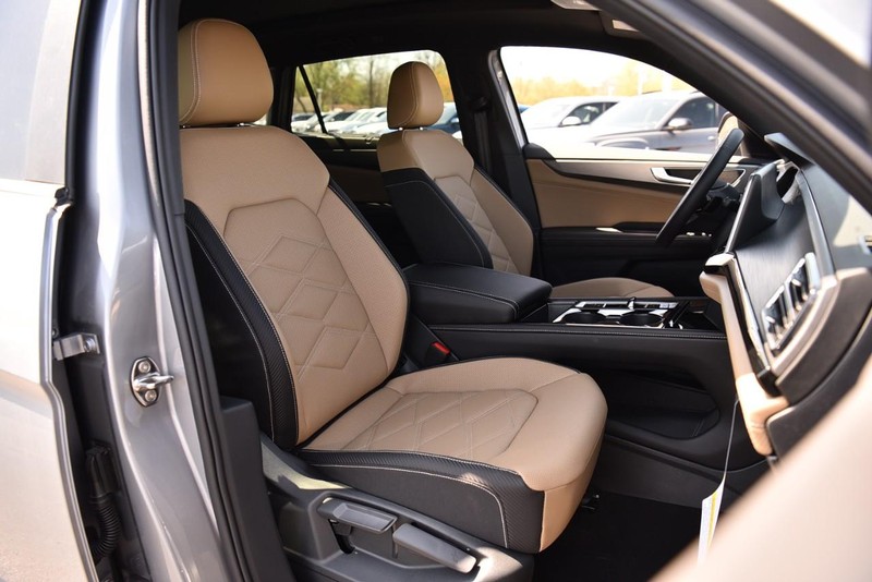 Volkswagen Atlas Cross Sport Vehicle Image 20