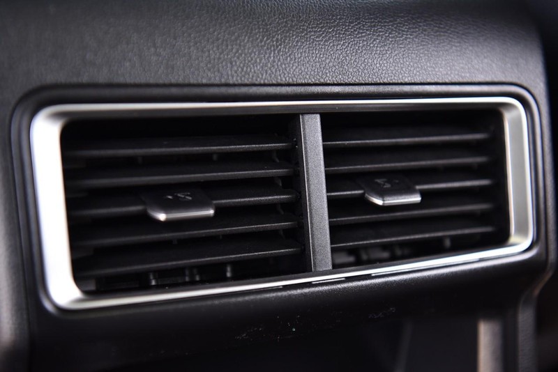 Volkswagen Atlas Cross Sport Vehicle Image 23