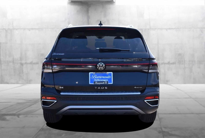 Volkswagen Taos Vehicle Image 06