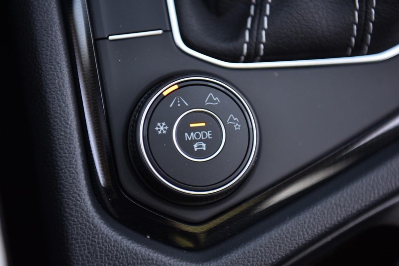 Volkswagen Taos Vehicle Image 16