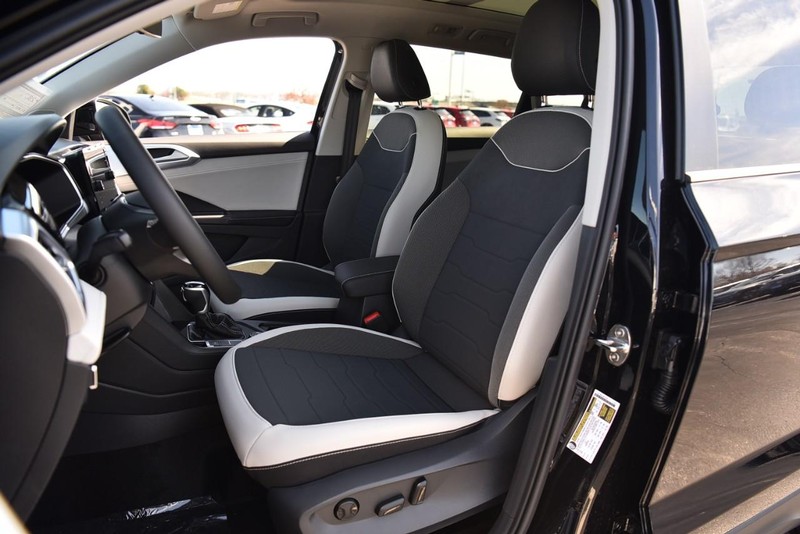 Volkswagen Taos Vehicle Image 20