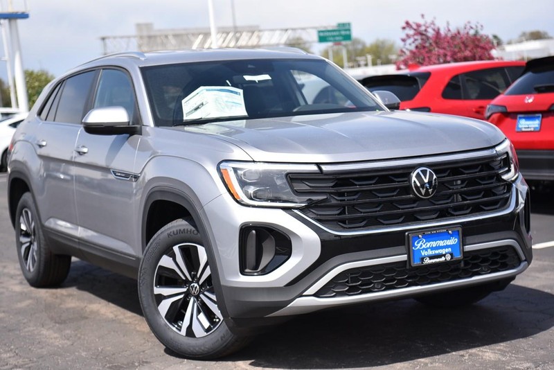Volkswagen Atlas Cross Sport Vehicle Image 02
