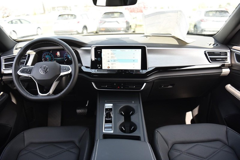 Volkswagen Atlas Cross Sport Vehicle Image 08