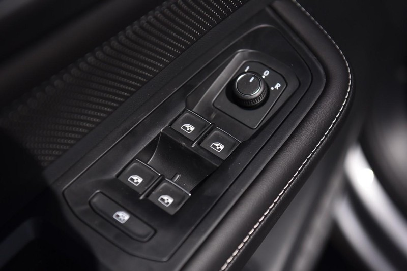 Volkswagen Atlas Cross Sport Vehicle Image 09