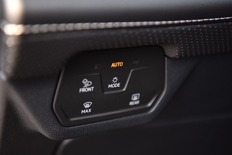 Volkswagen Atlas Cross Sport Vehicle Image 11