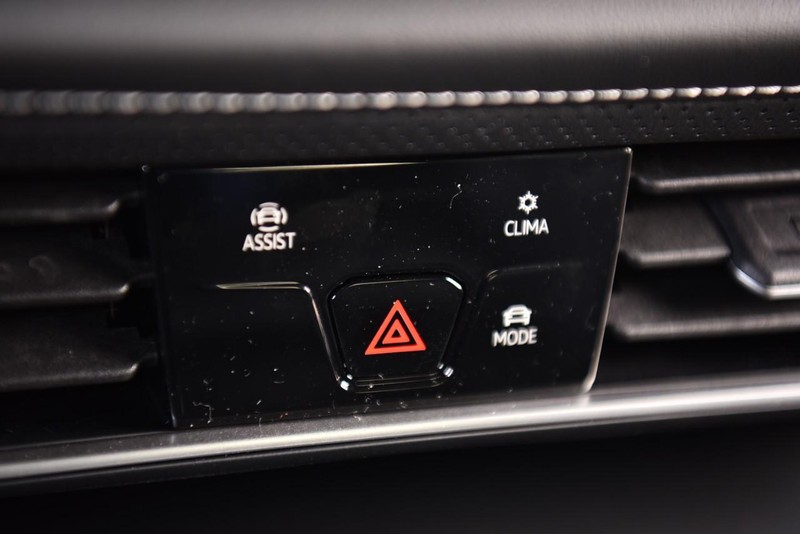 Volkswagen Atlas Cross Sport Vehicle Image 14