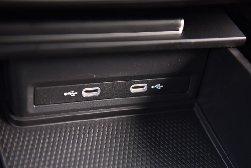 Volkswagen Atlas Cross Sport Vehicle Image 15