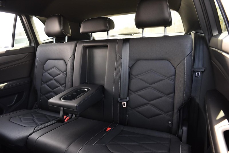Volkswagen Atlas Cross Sport Vehicle Image 21