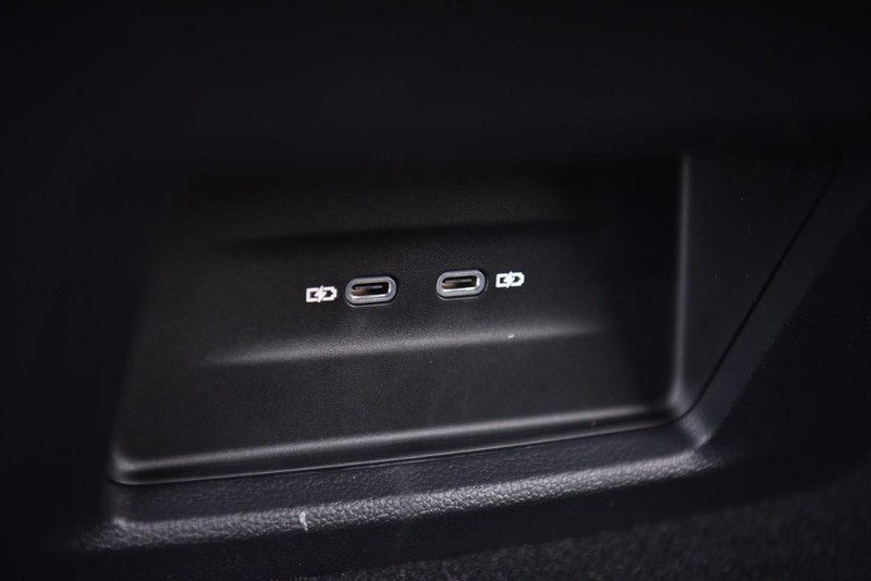 Volkswagen Atlas Cross Sport Vehicle Image 23