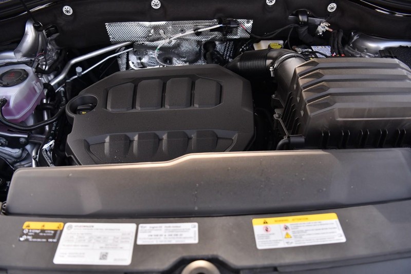 Volkswagen Atlas Cross Sport Vehicle Image 25