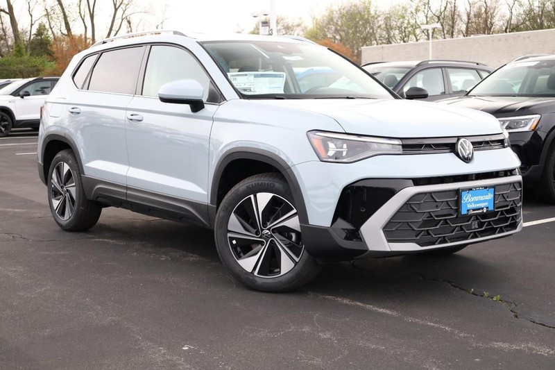 Volkswagen Taos Vehicle Image 02