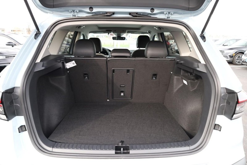 Volkswagen Taos Vehicle Image 08