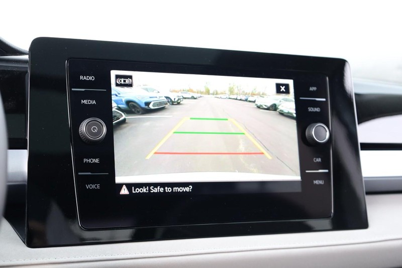 Volkswagen Taos Vehicle Image 17