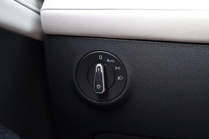 Volkswagen Taos Vehicle Image 23