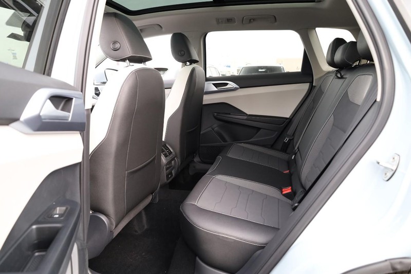 Volkswagen Taos Vehicle Image 25