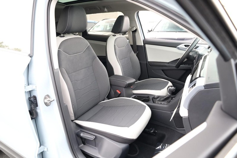 Volkswagen Taos Vehicle Image 29