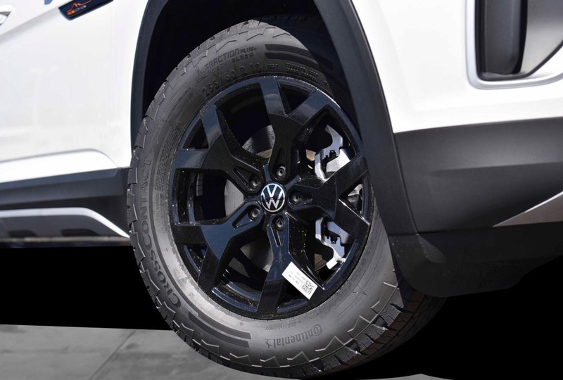 Volkswagen Atlas Vehicle Image 03