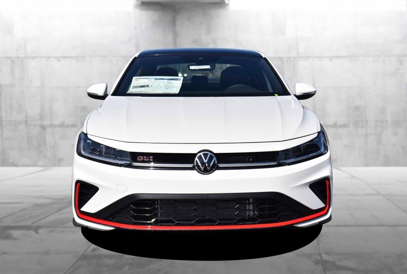 Volkswagen Jetta GLI Vehicle Image 04
