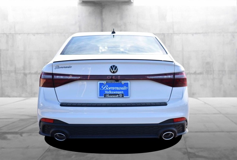 Volkswagen Jetta GLI Vehicle Image 06