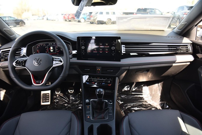 Volkswagen Jetta GLI Vehicle Image 07