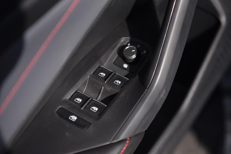 Volkswagen Jetta GLI Vehicle Image 08