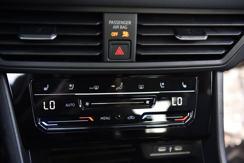 Volkswagen Jetta GLI Vehicle Image 14