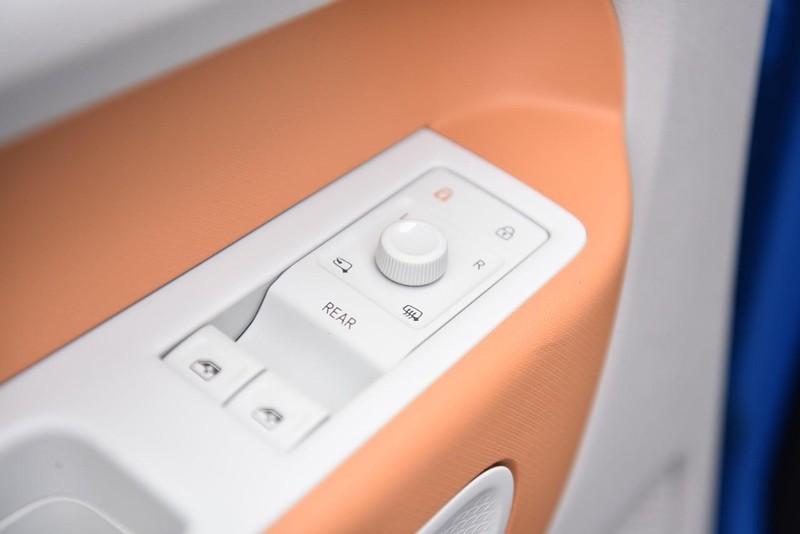 Volkswagen ID. Buzz Vehicle Image 09
