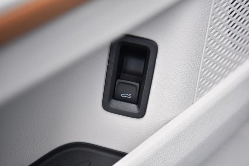 Volkswagen ID. Buzz Vehicle Image 10