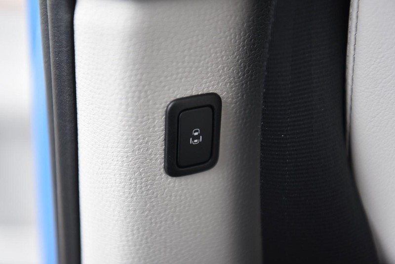 Volkswagen ID. Buzz Vehicle Image 25