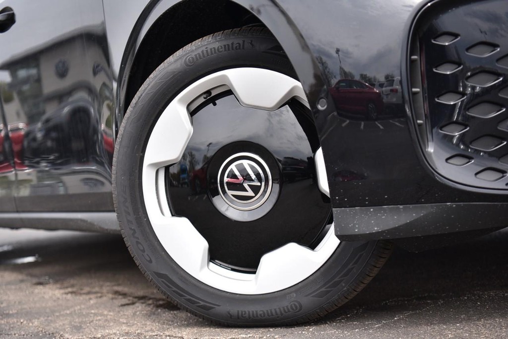 Volkswagen ID. Buzz Vehicle Full-screen Gallery Image 3