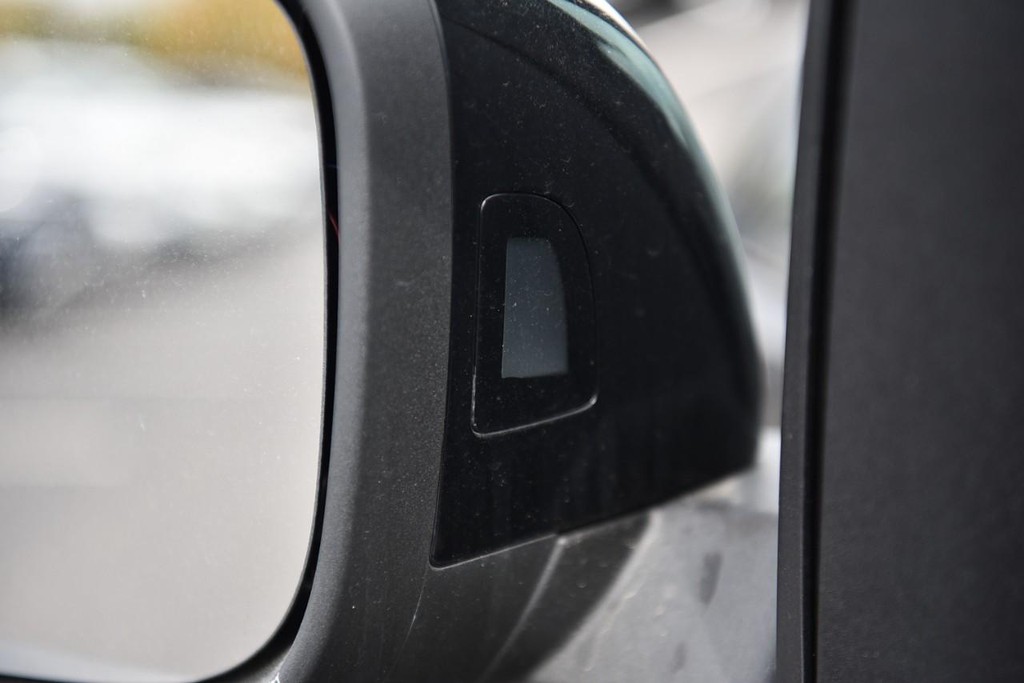 Volkswagen ID. Buzz Vehicle Full-screen Gallery Image 11