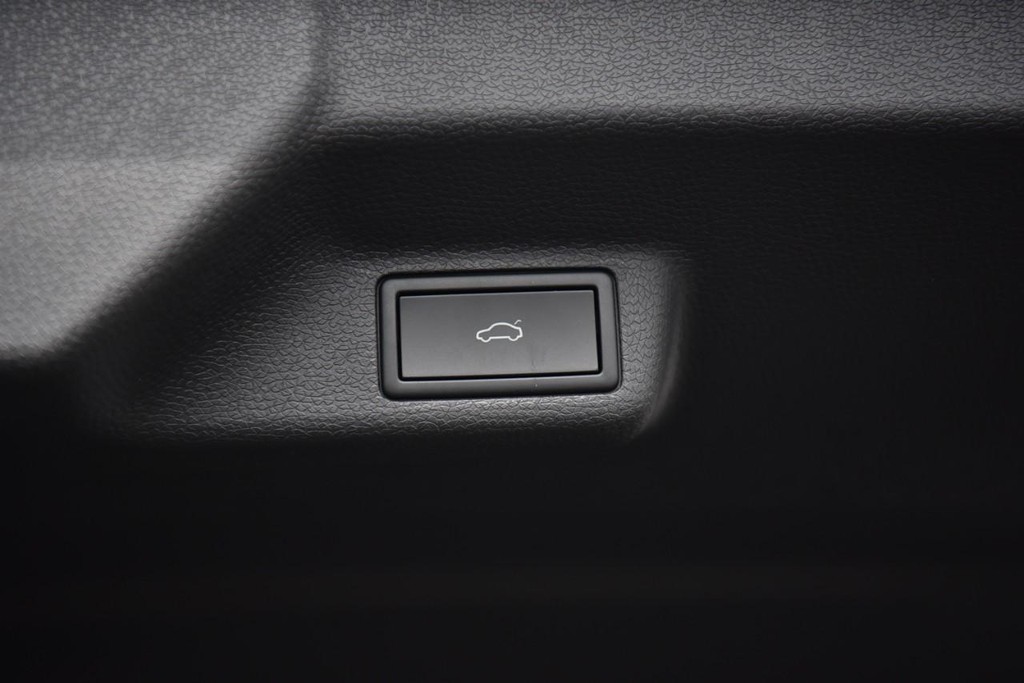 Volkswagen ID. Buzz Vehicle Full-screen Gallery Image 28