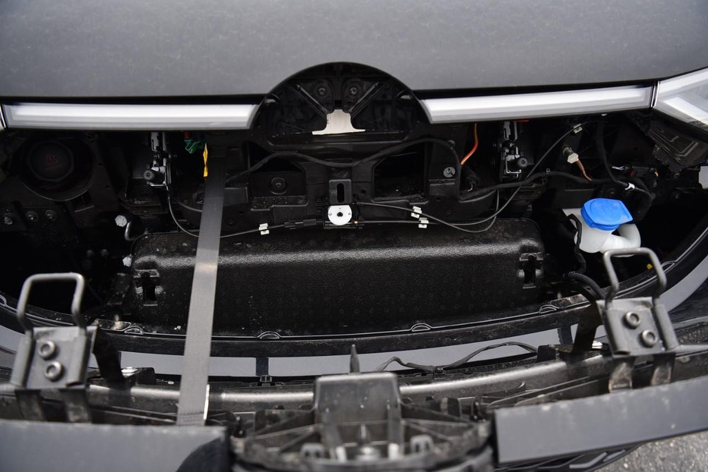 Volkswagen ID. Buzz Vehicle Full-screen Gallery Image 29