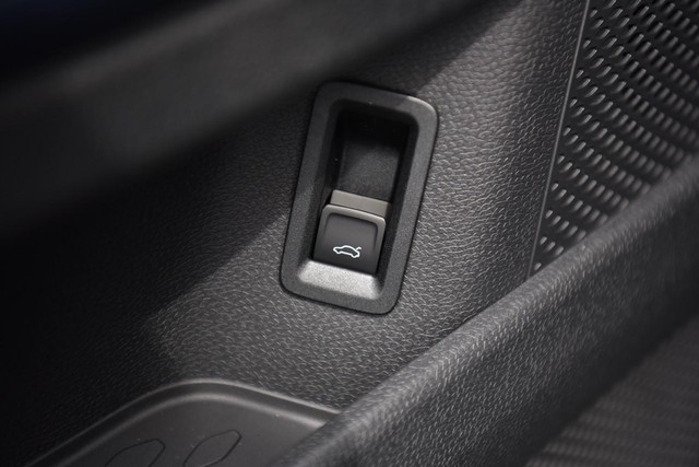 Volkswagen ID. Buzz Vehicle Image 10