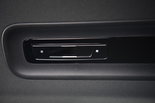 Volkswagen ID. Buzz Vehicle Image 24