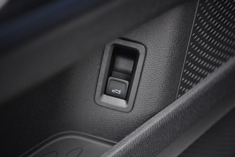 Volkswagen ID. Buzz Vehicle Image 10