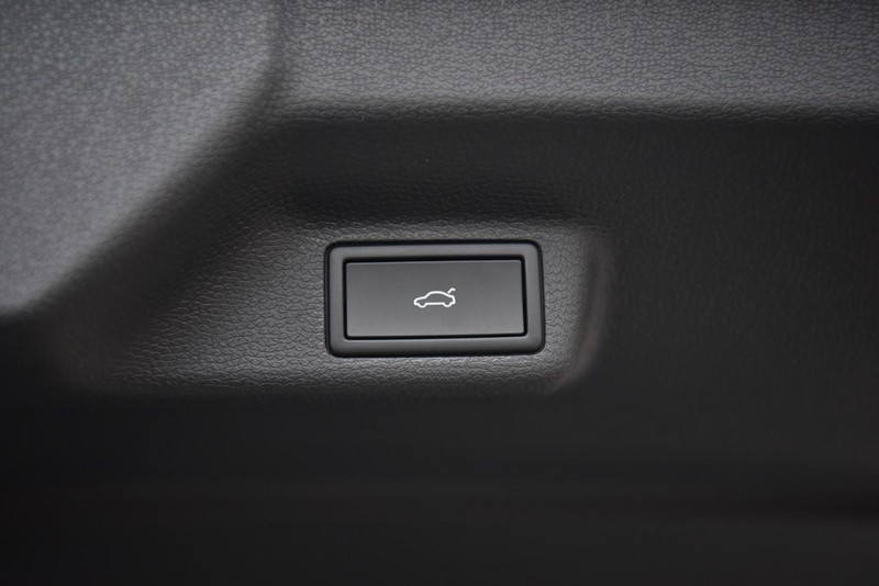 Volkswagen ID. Buzz Vehicle Image 26