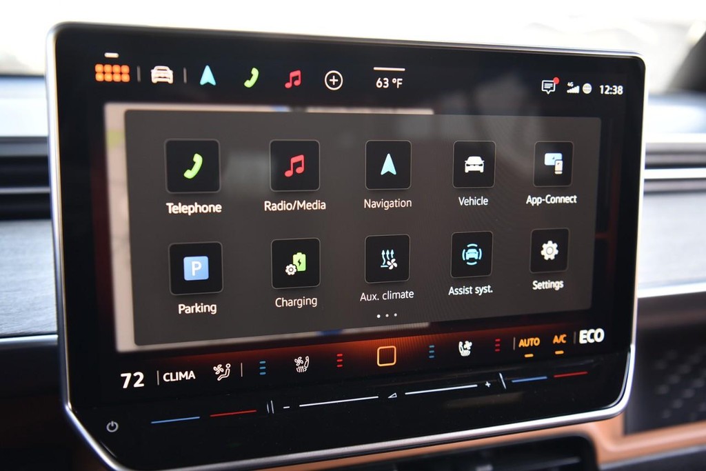 Volkswagen ID. Buzz Vehicle Full-screen Gallery Image 13